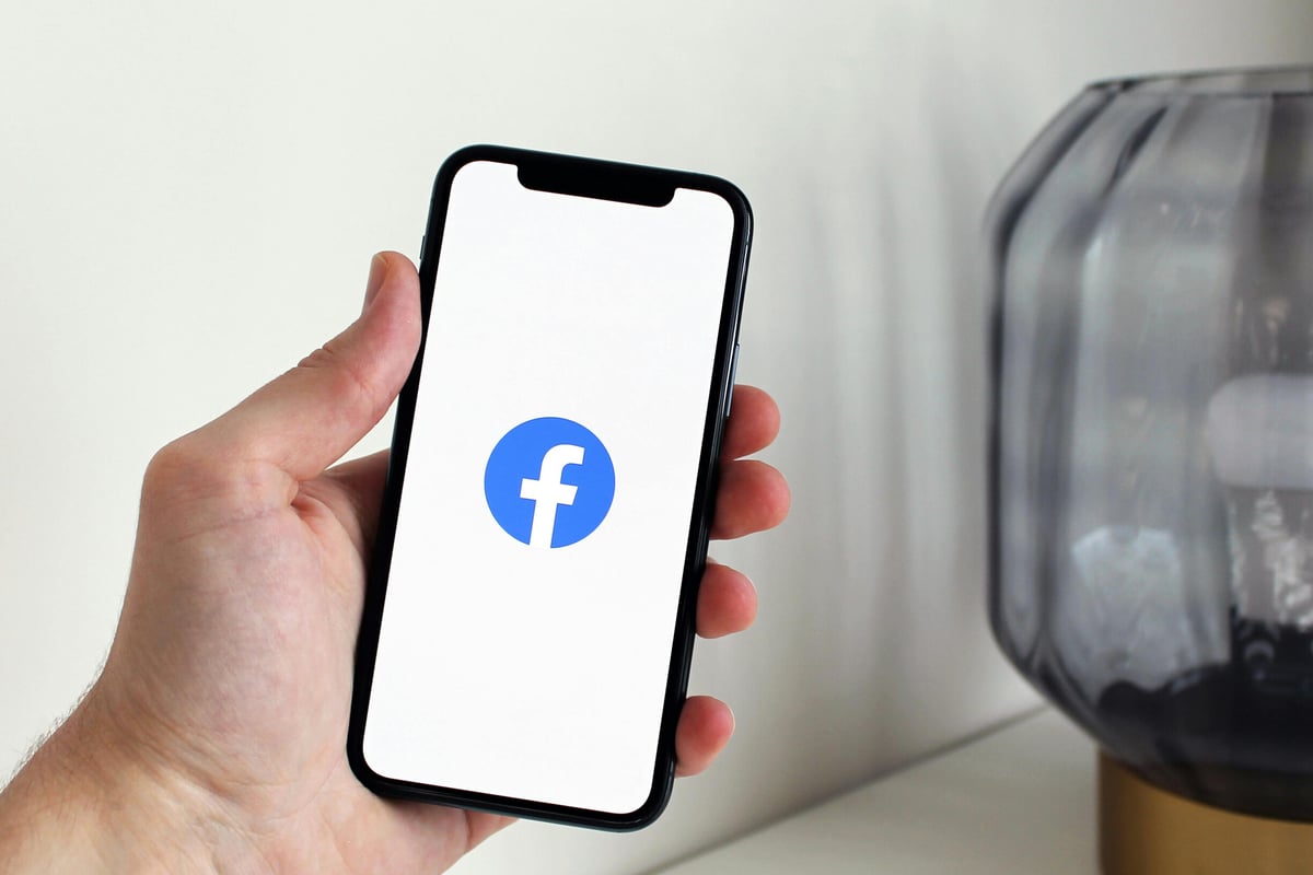 Hoe maak je van een Facebookpagina van een overledene een gedenkpagina?