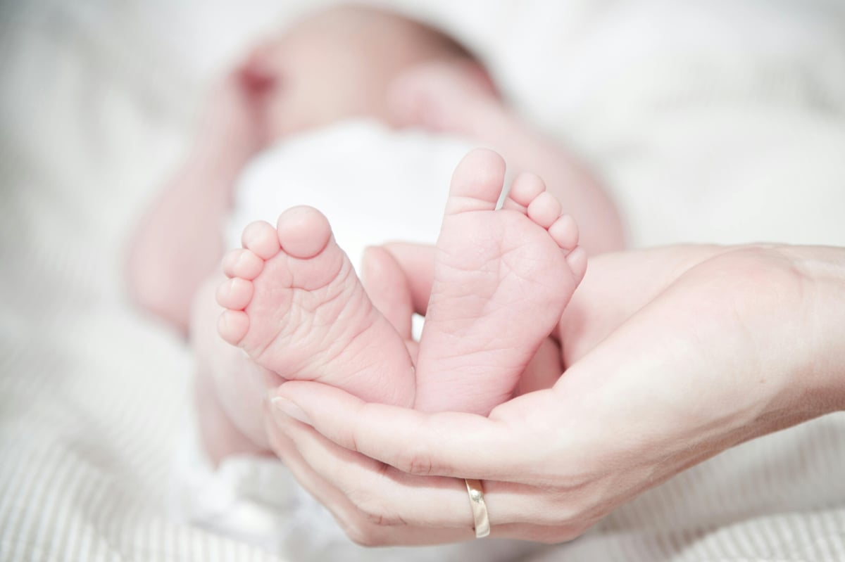 Uitvaartondernemer bewaarde overleden baby’s thuis onder onhygiënische omstandigheden