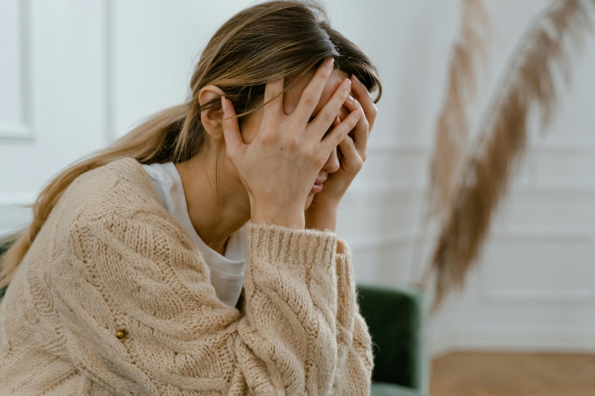 Iemand niet uitnodigen voor een uitvaart: hoe ga je hiermee om?