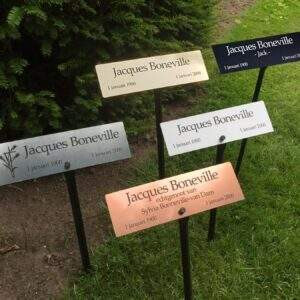 Letterworld - Laat geen graf achter zonder naam
