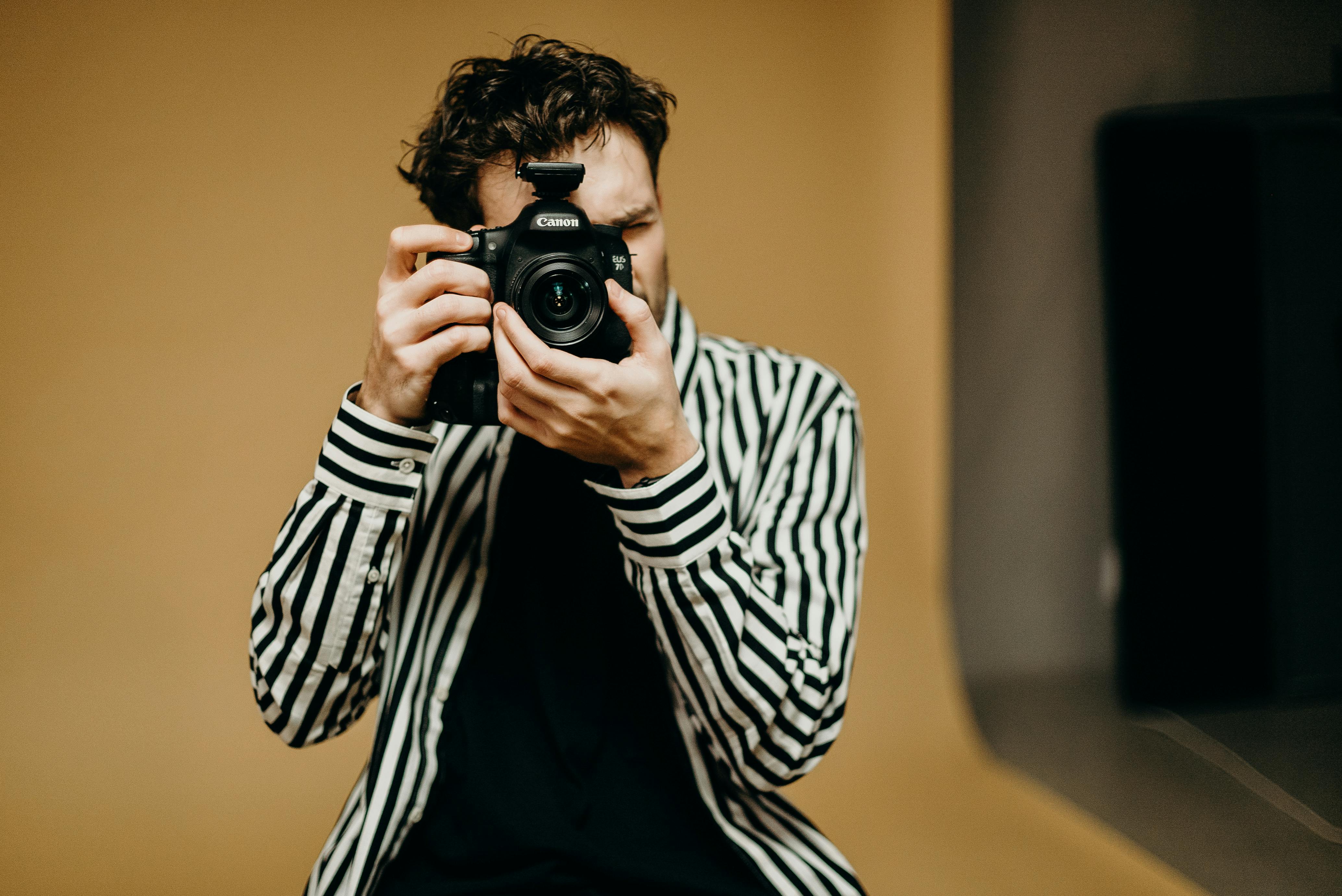 Afscheidsfotografie als standaard: waarom steeds meer uitvaartondernemers een fotograaf opnemen in hun basispakket