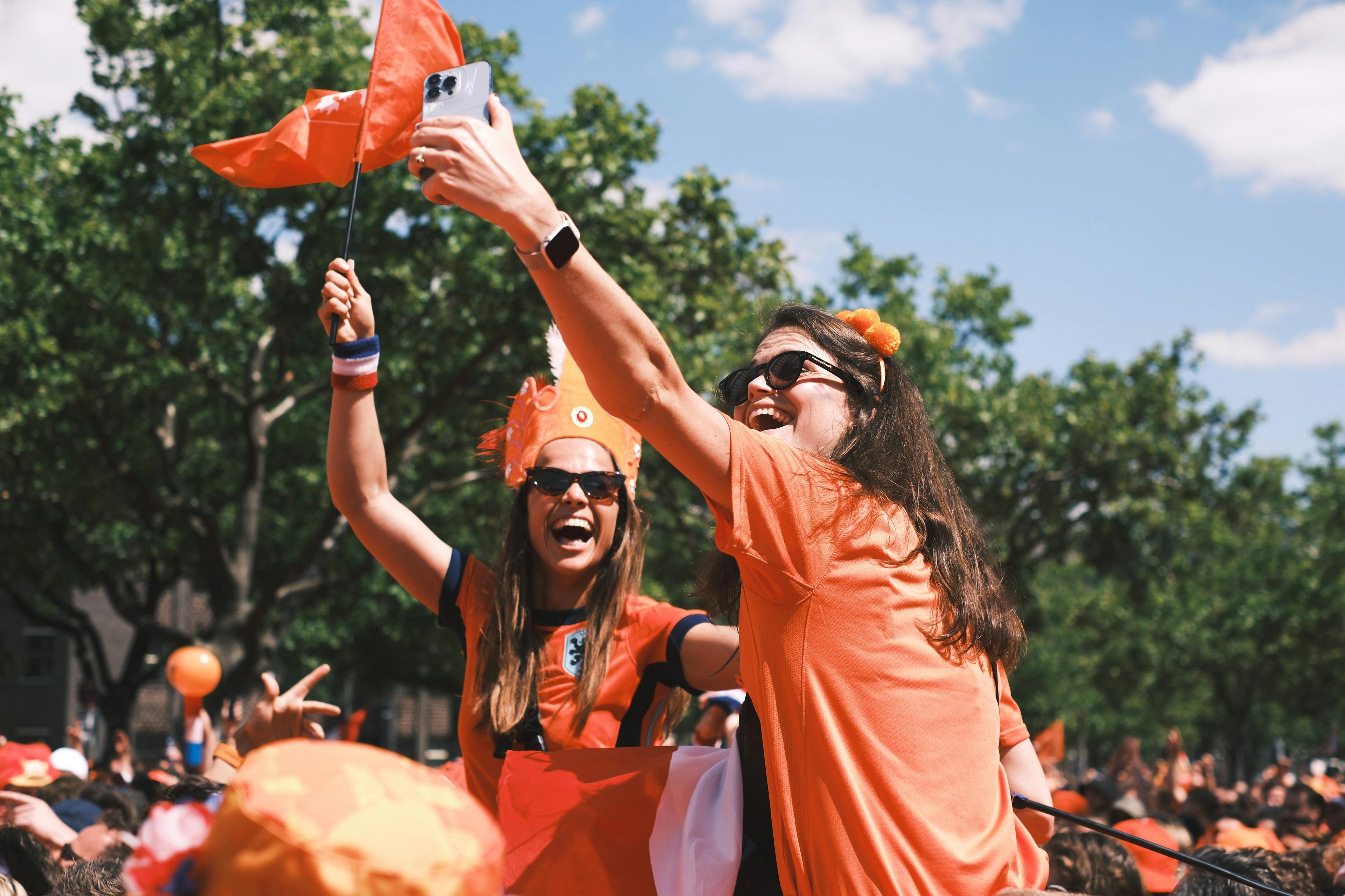 Koningsdag, maar jij rouwt: hoe ga je om met feest terwijl je verdriet hebt?