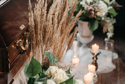 Crematie urn bloemen muziek afscheid