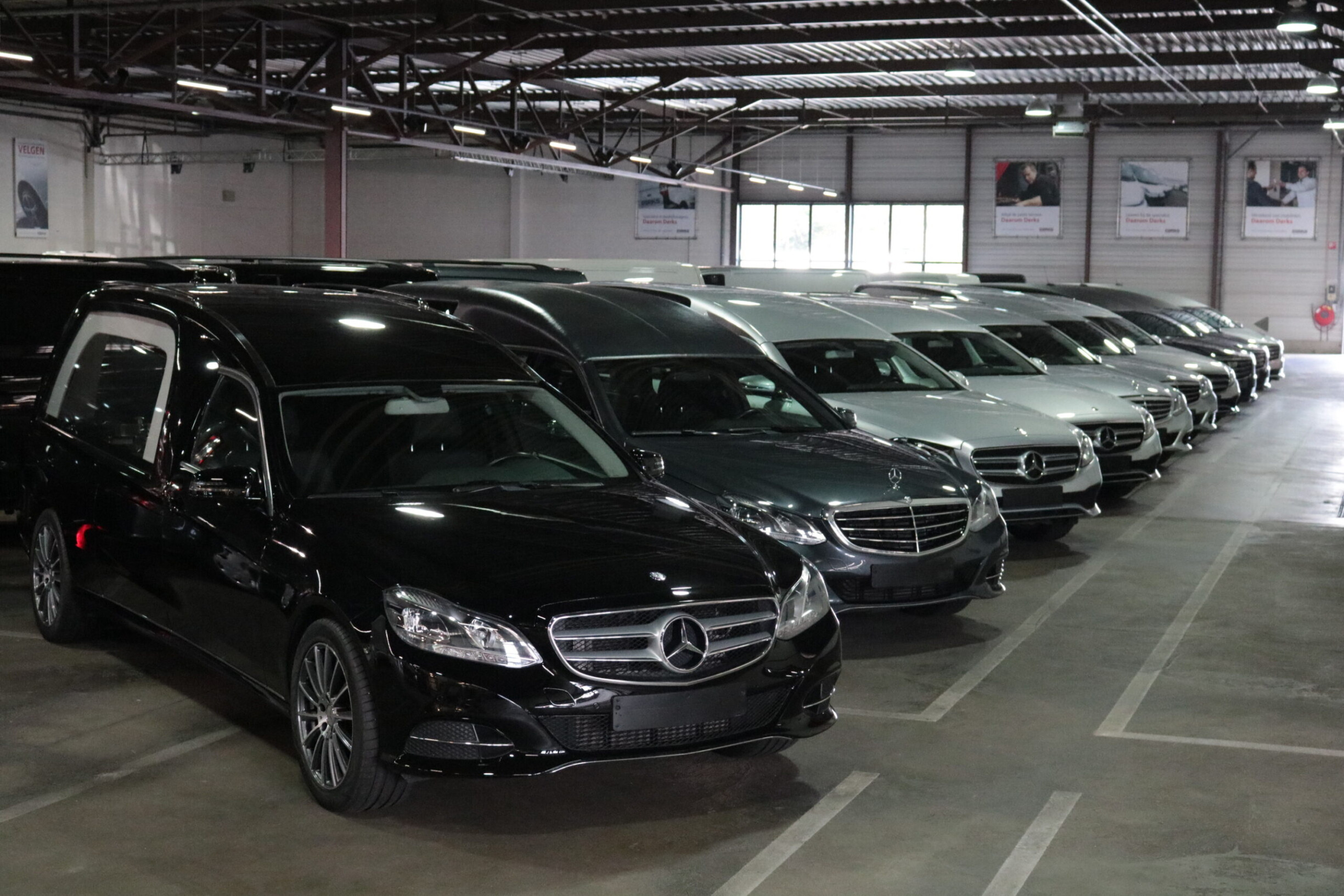 Derks Uitvaartmobiliteit (The Hearse & Limo Company)